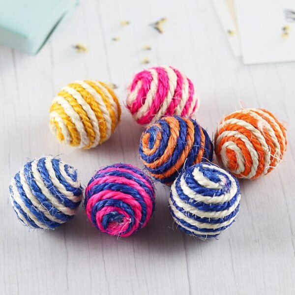 Feathered Sisal Cat Scratching Ball