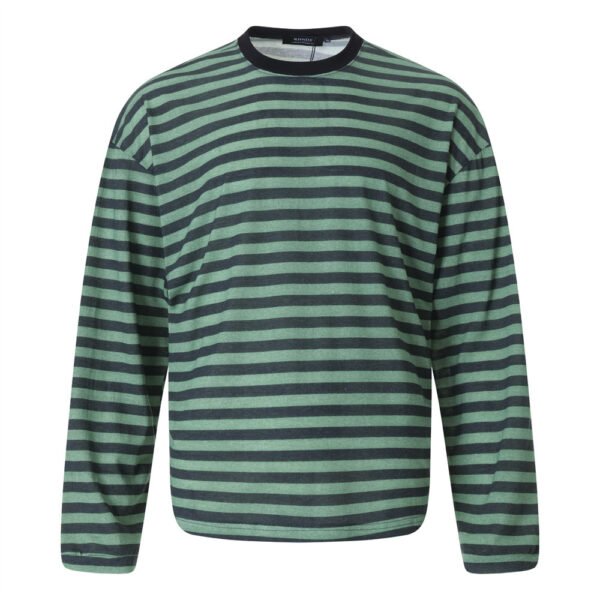 Loose striped round neck long sleeved shirt
