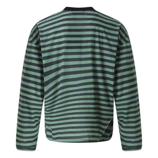 Loose striped round neck long sleeved shirt