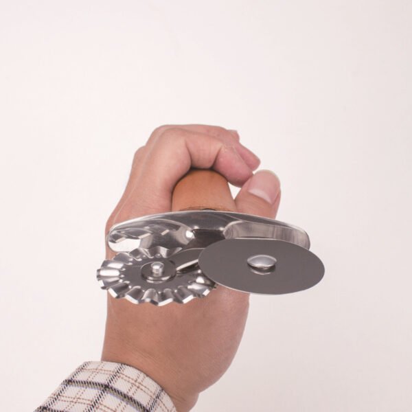Wooden Handle Double Wheel Round Roller Knife